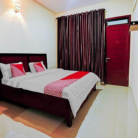 Oyo 90331 Hotel Toba Shanda Parapat Esterno foto