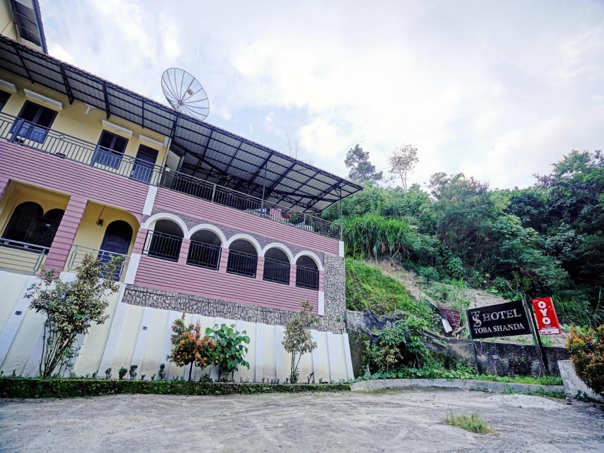 Oyo 90331 Hotel Toba Shanda Parapat Esterno foto