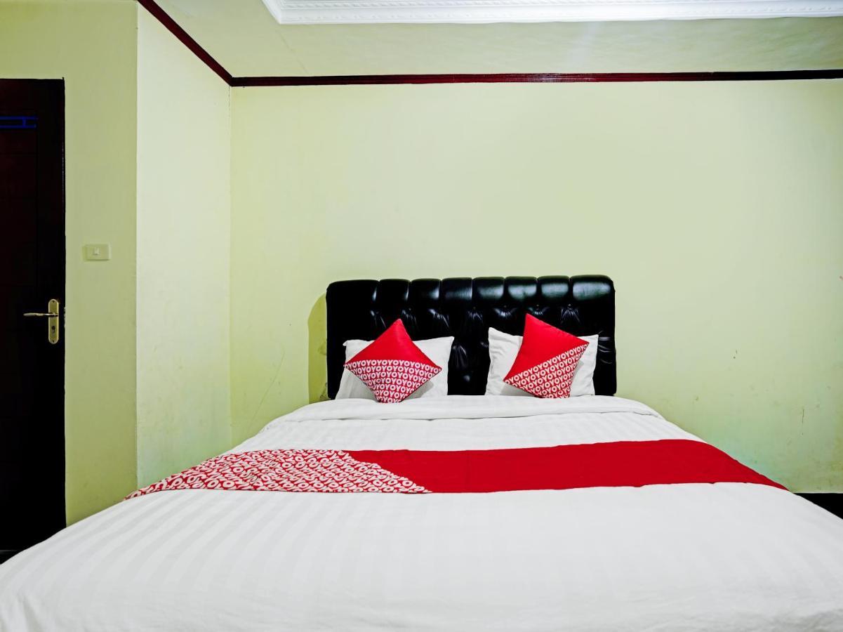 Oyo 90331 Hotel Toba Shanda Parapat Esterno foto