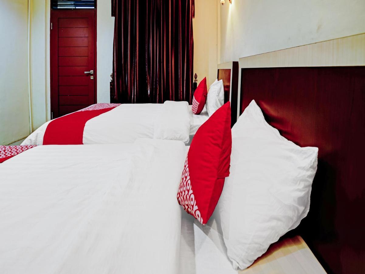 Oyo 90331 Hotel Toba Shanda Parapat Esterno foto