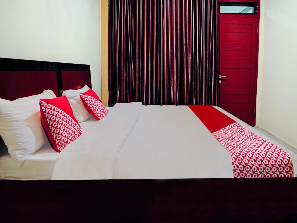 Oyo 90331 Hotel Toba Shanda Parapat Esterno foto