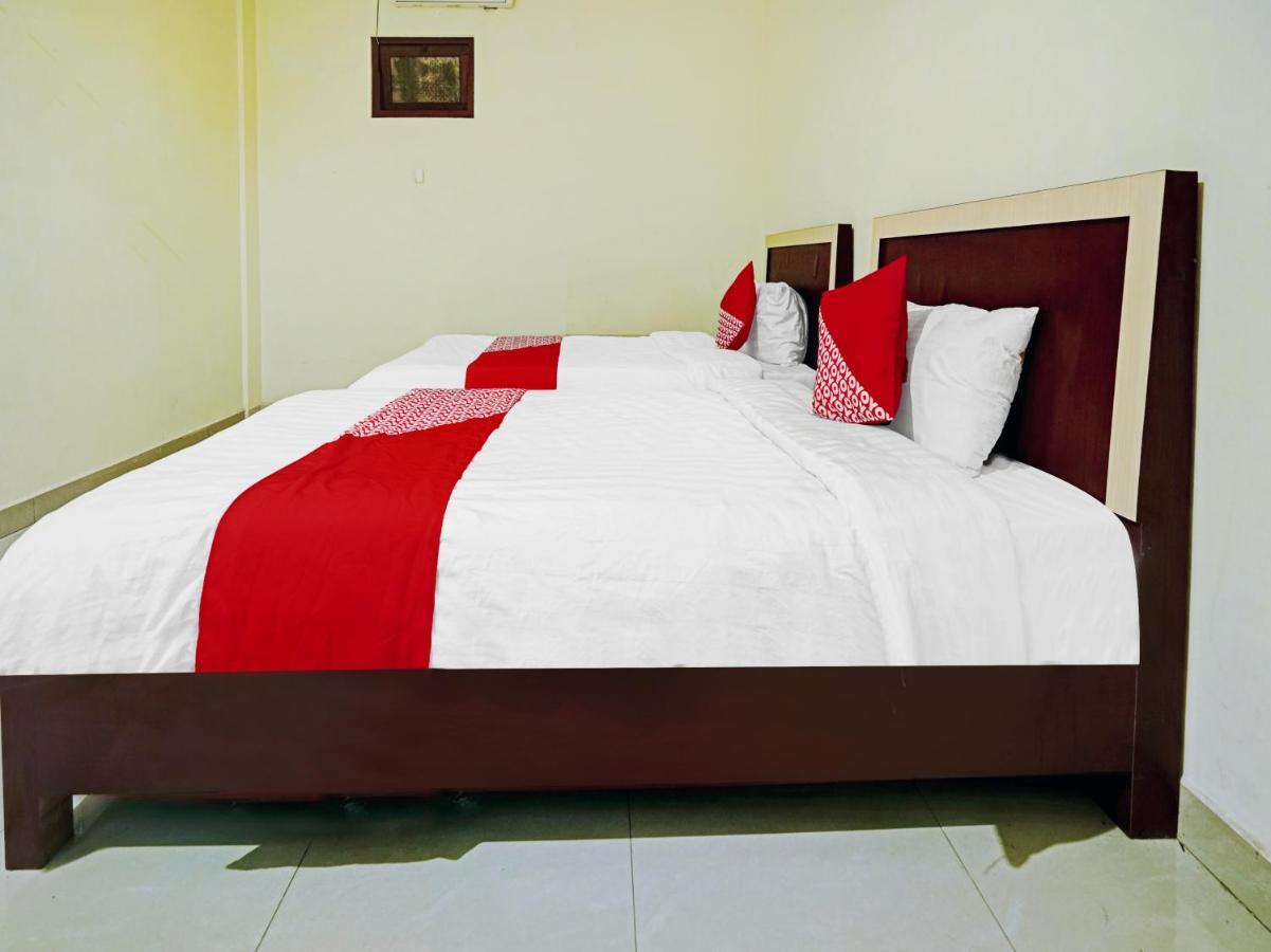 Oyo 90331 Hotel Toba Shanda Parapat Esterno foto