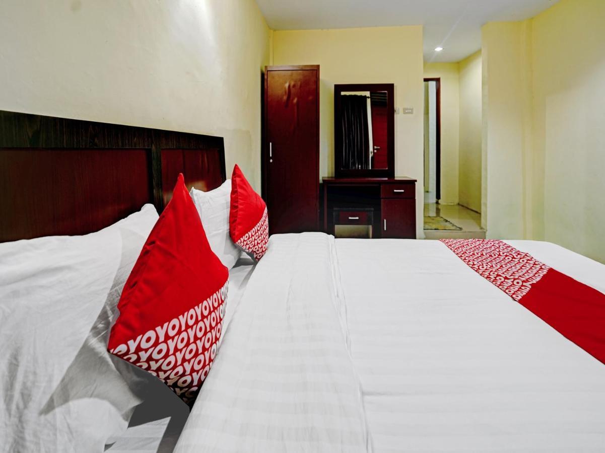 Oyo 90331 Hotel Toba Shanda Parapat Esterno foto