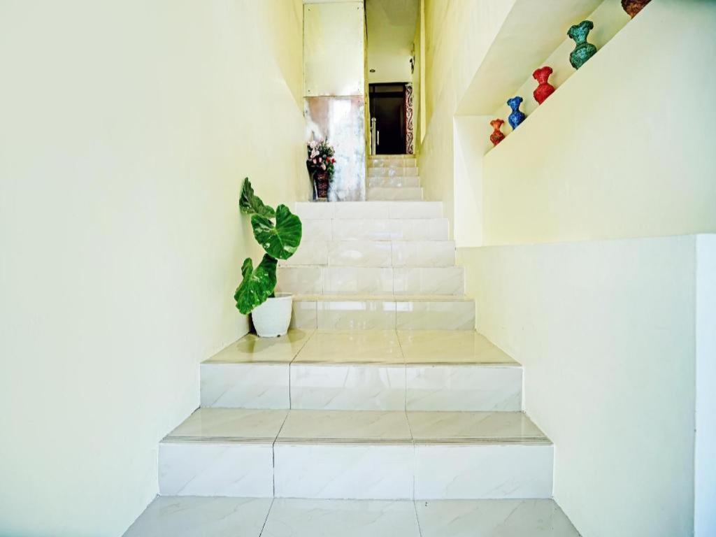 Oyo 90331 Hotel Toba Shanda Parapat Esterno foto