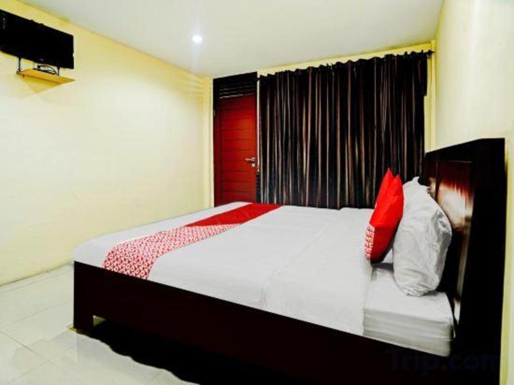 Oyo 90331 Hotel Toba Shanda Parapat Esterno foto