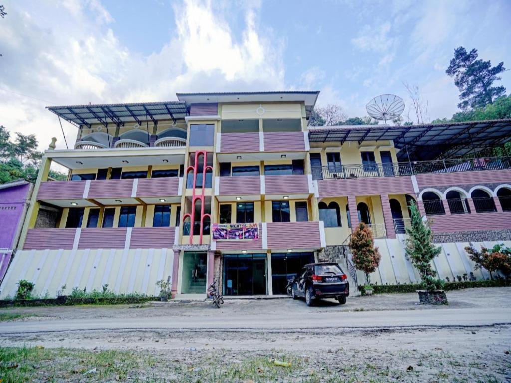 Oyo 90331 Hotel Toba Shanda Parapat Esterno foto